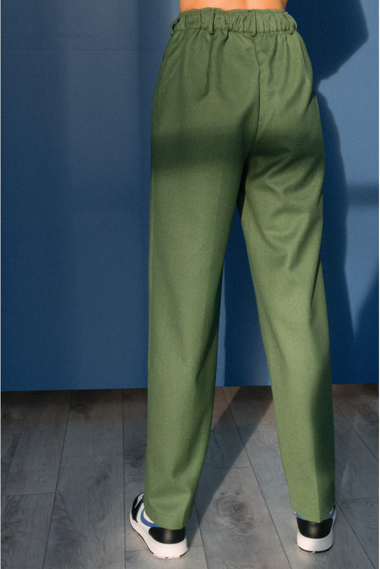 Green trousers with a wool elastic band